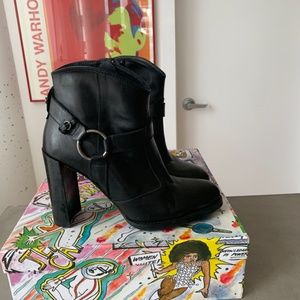 Stuart Weitzman  Boots